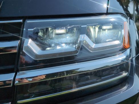 Used 2019 Volkswagen Atlas SE w/ Panoramic Sunroof Package FWD image 6