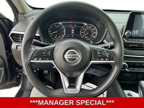 Used 2022 Nissan Altima 2.5 SV FWD image 13