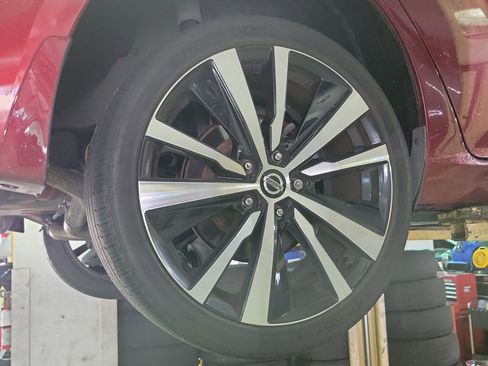 Used 2019 Nissan Altima 2.5 SR w/ SR Premium Package FWD image 3