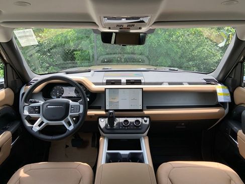 New 2025 Land Rover Defender 90 S image 14
