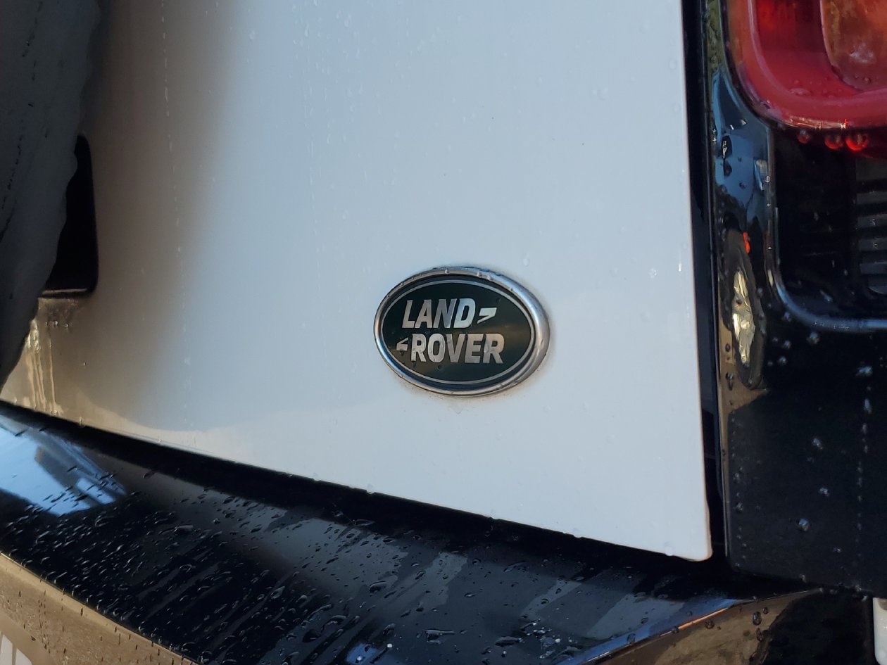 Used 2023 Land Rover Defender 130 X-Dynamic SE AWD/4WD image 6