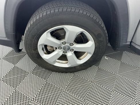 Used 2019 Jeep Compass Latitude AWD/4WD image 15