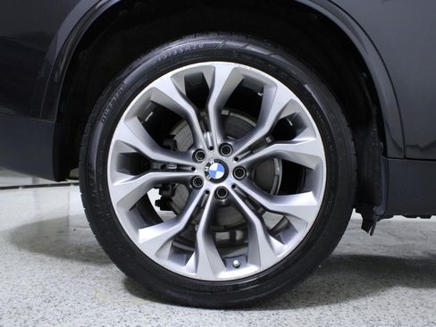 Used 2017 BMW X5 xDrive40e image 8