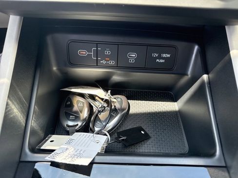 New 2025 Hyundai Tucson SE image 34