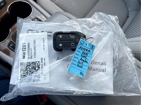 Used 2021 GMC Acadia SLE w/ Driver Convenience Package AWD/4WD image 18