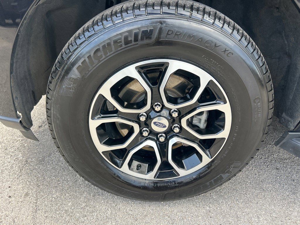 Used 2024 Ford Expedition XLT AWD/4WD image 18