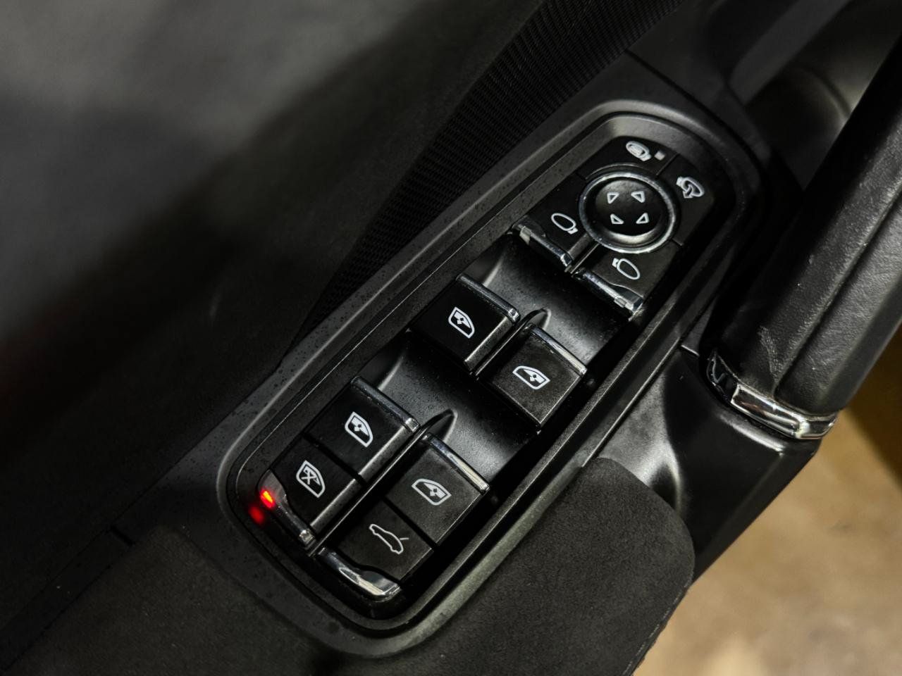 Used 2014 Porsche Cayenne GTS AWD/4WD image 30