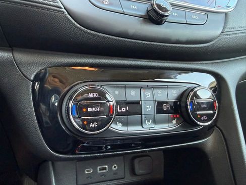 Used 2023 Buick Encore GX Select FWD image 17