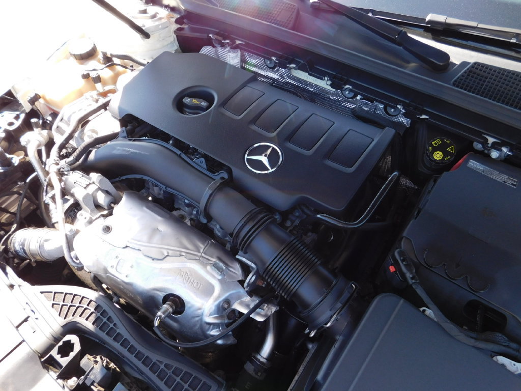 Used 2022 Mercedes-Benz CLA 250 4MATIC image 32