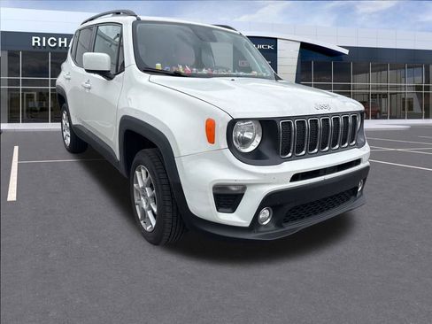 Used 2019 Jeep Renegade Latitude w/ Cold Weather Group AWD/4WD image 10