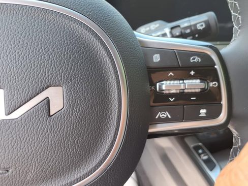 Used 2025 Kia Sorento S w/ Panoramic Sunroof Package image 19