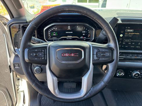 Used 2022 GMC Sierra 1500 Elevation AWD/4WD image 9