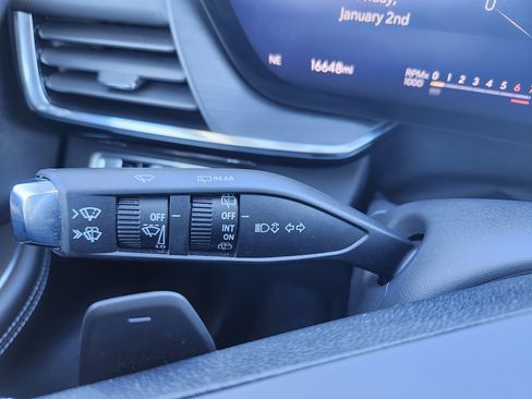 Used 2025 Buick Envision Preferred image 17