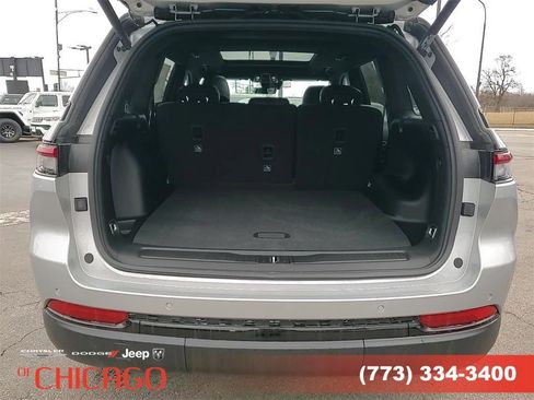 Certified 2025 Jeep Grand Cherokee Limited w/ Black Appearance Package image 7