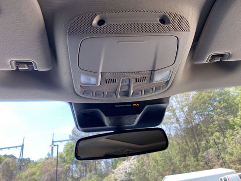 Used 2024 Ford Expedition Max XLT image 32