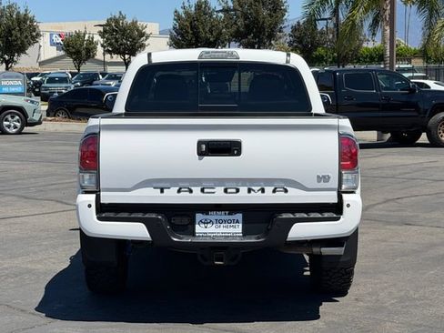 Used 2021 Toyota Tacoma TRD Sport w/ TRD Premium Sport Package AWD/4WD image 7