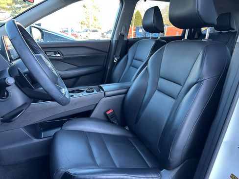 Used 2023 Nissan Rogue SV w/ SV Premium Package image 15