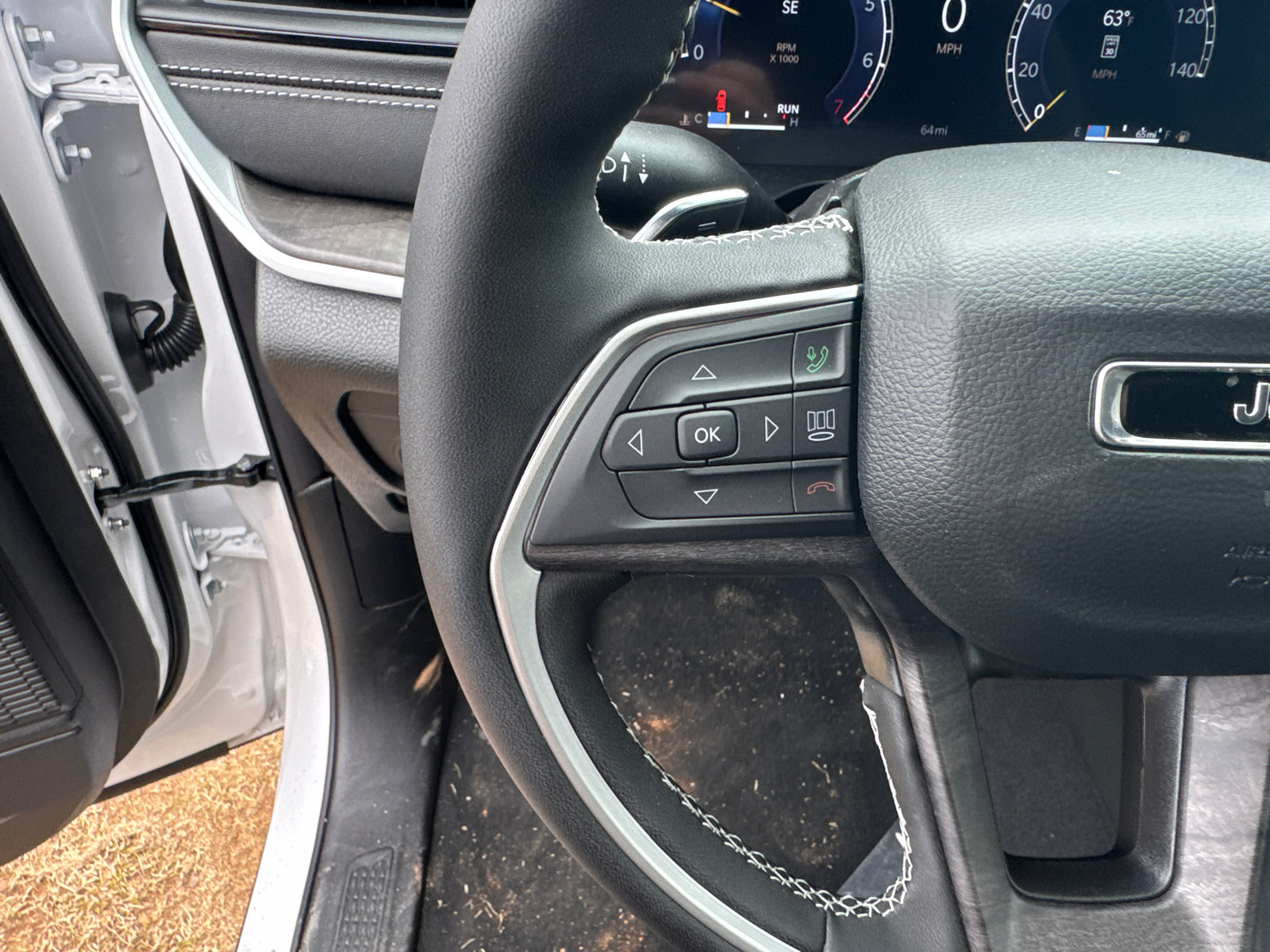 New 2026 Jeep Grand Cherokee Altitude RWD image 23