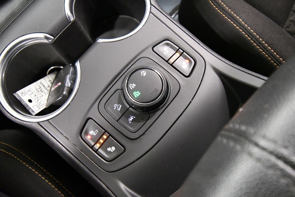 Used 2020 GMC Terrain SLE w/ Driver Convenience Package AWD/4WD image 27