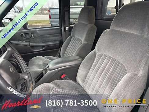 Used 2000 Chevrolet S10 Pickup LS w/ Preferred Equipment Group image 44