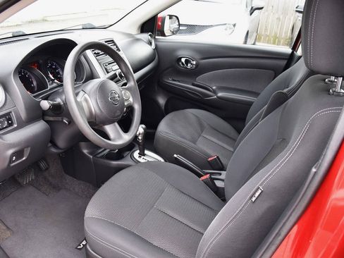 Used 2014 Nissan Versa SV FWD image 10