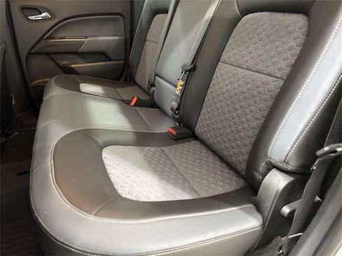 Certified 2015 Chevrolet Colorado Z71 image 24