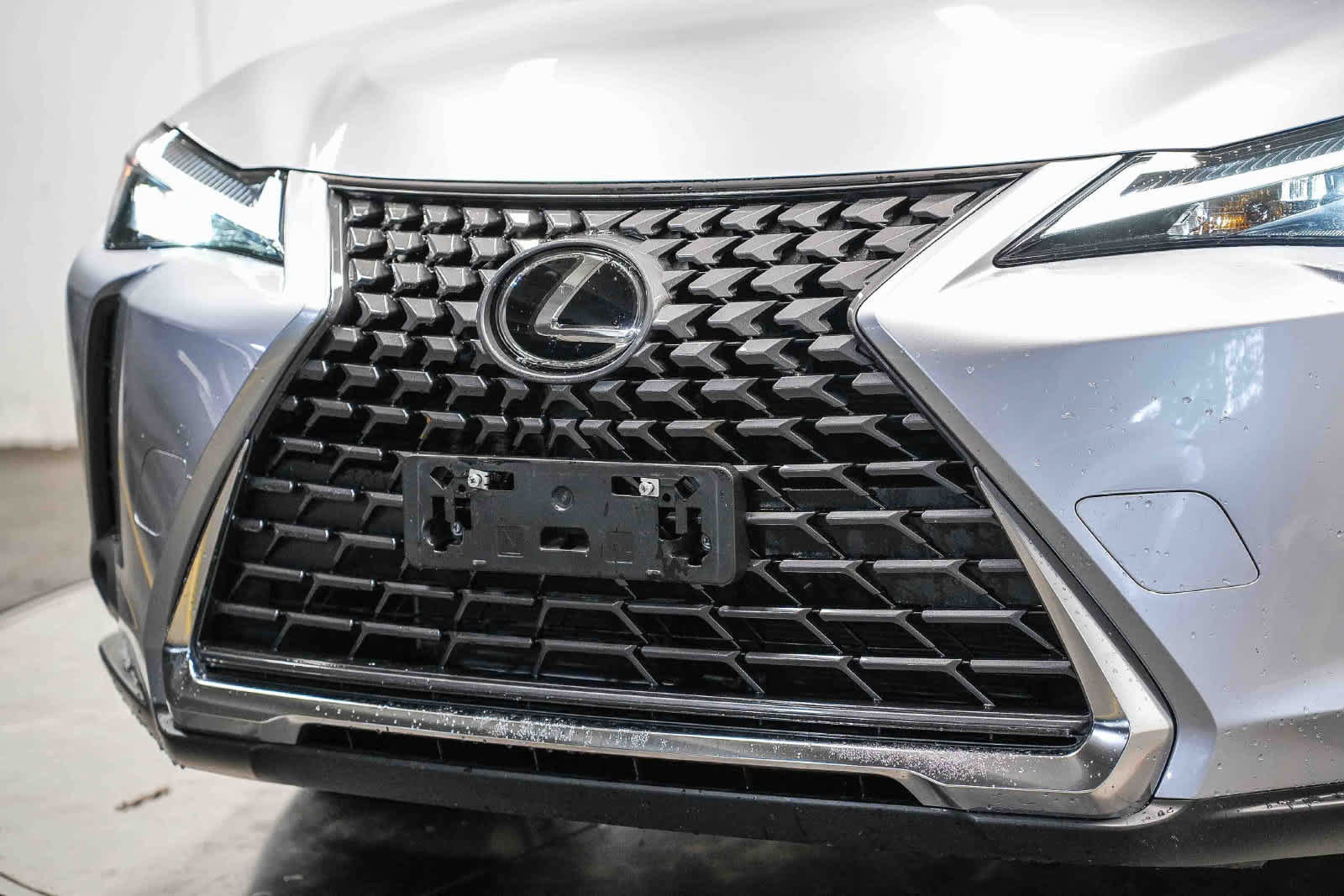Certified 2025 Lexus UX 300h FWD w/ Accessory Package (Z2) image 11