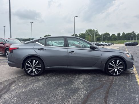 Used 2020 Nissan Altima 2.5 SR w/ Premium Package AWD/4WD image 4