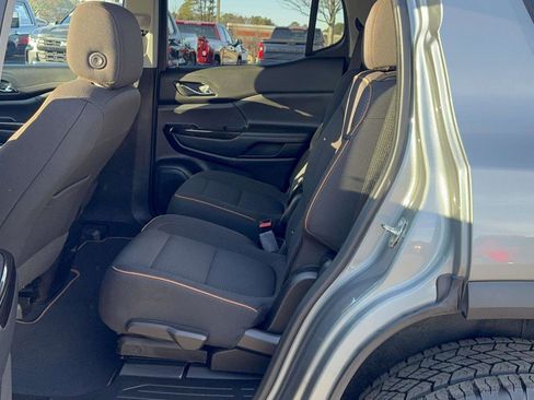 Used 2023 GMC Acadia AT4 image 15