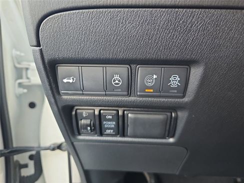 Used 2019 Nissan Armada Platinum w/ Captain's Chairs Package AWD/4WD image 32