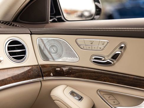 Used 2017 Mercedes-Benz S 550 4MATIC Sedan w/ Premium Package image 31