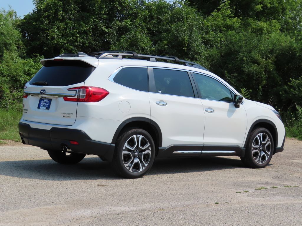 Used 2024 Subaru Ascent Touring AWD/4WD image 3