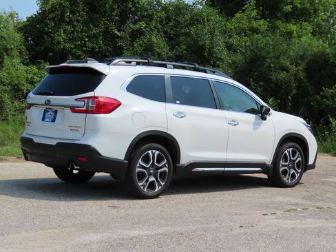 Used 2024 Subaru Ascent Touring AWD/4WD image 3