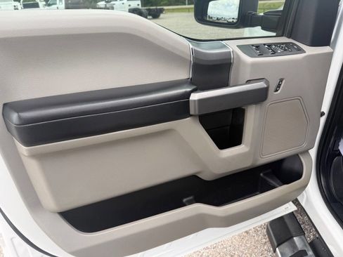 Used 2019 Ford F350 XLT w/ XLT Premium Package AWD/4WD image 18