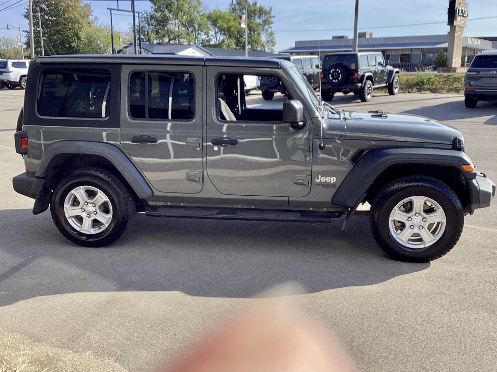 Used 2018 Jeep Wrangler Unlimited Sport S AWD/4WD image 5
