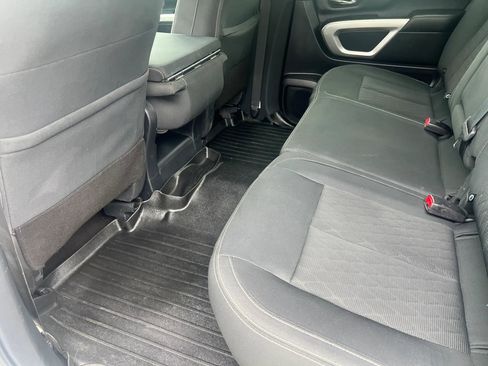Used 2019 Nissan Titan SV AWD/4WD image 14