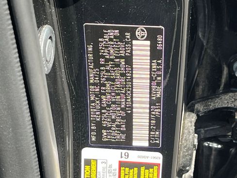 Used 2025 Toyota Camry LE image 28