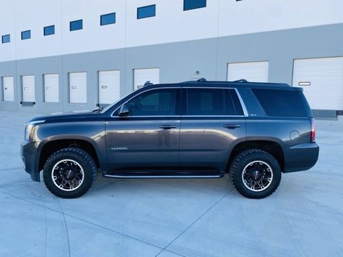 Used 2017 GMC Yukon SLT image 8