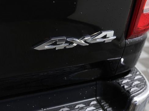 Used 2019 RAM 1500 Limited image 9