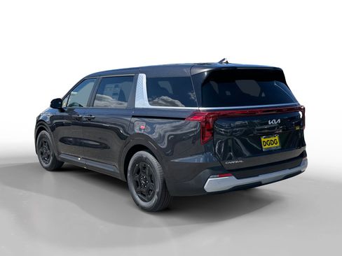 New 2026 Kia Carnival FWD image 3