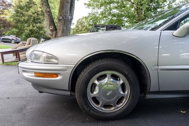 Used 1999 Buick Riviera Supercharged Coupe FWD image 4