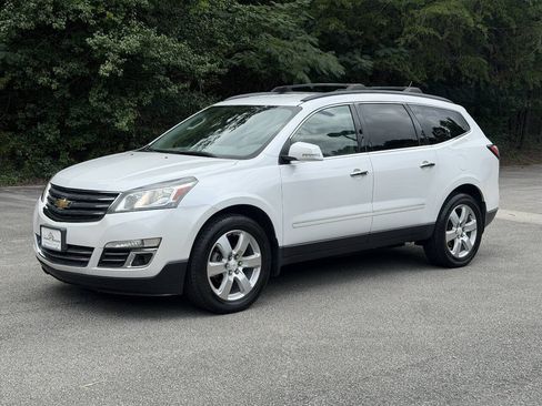 Used 2016 Chevrolet Traverse LTZ FWD image 1