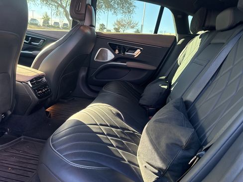 Used 2022 Mercedes-Benz EQS 580 4MATIC Sedan image 8