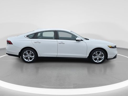 Certified 2023 Honda Accord LX image 4