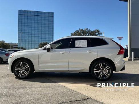 Used 2021 Volvo XC60 T5 Momentum w/ Premium Package image 5