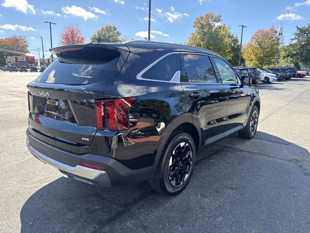 Used 2025 Kia Sorento S AWD/4WD image 8