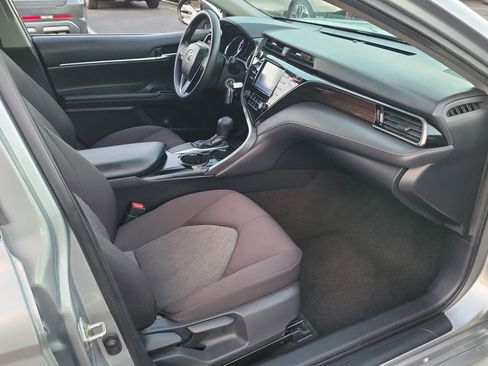 Used 2019 Toyota Camry LE image 18