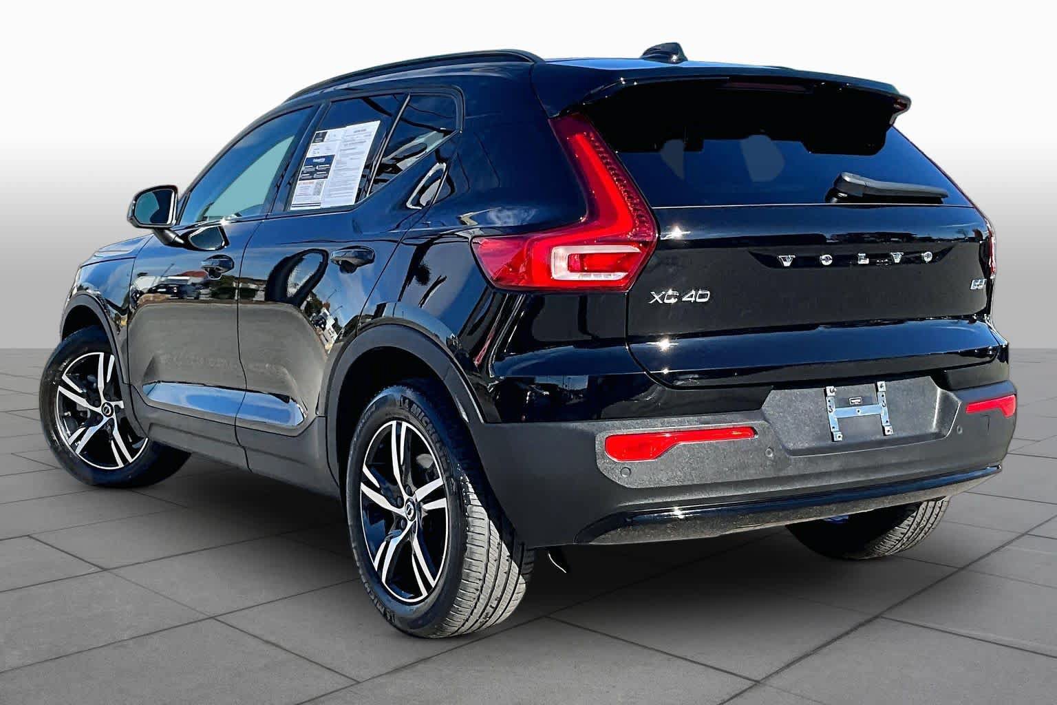 Used 2023 Volvo XC40 B5 Plus w/ Climate Package AWD/4WD image 11