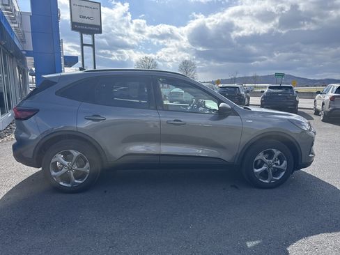 Used 2025 Ford Escape ST-Line image 2