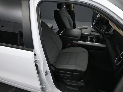 Used 2020 RAM 1500 Big Horn AWD/4WD image 17